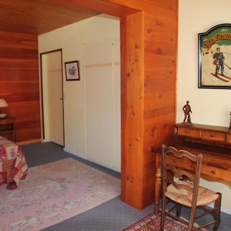 Guest House Chalet Saint Roch Albiez-Montrond Extérieur photo