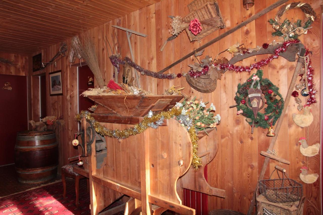 Guest House Chalet Saint Roch Albiez-Montrond Extérieur photo