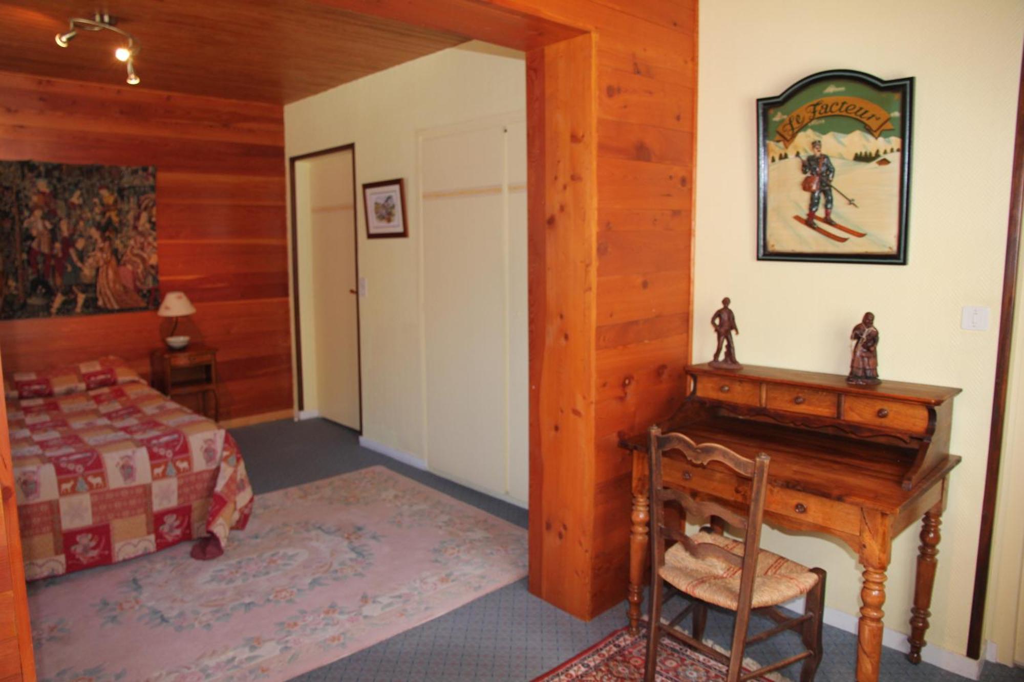 Guest House Chalet Saint Roch Albiez-Montrond Extérieur photo