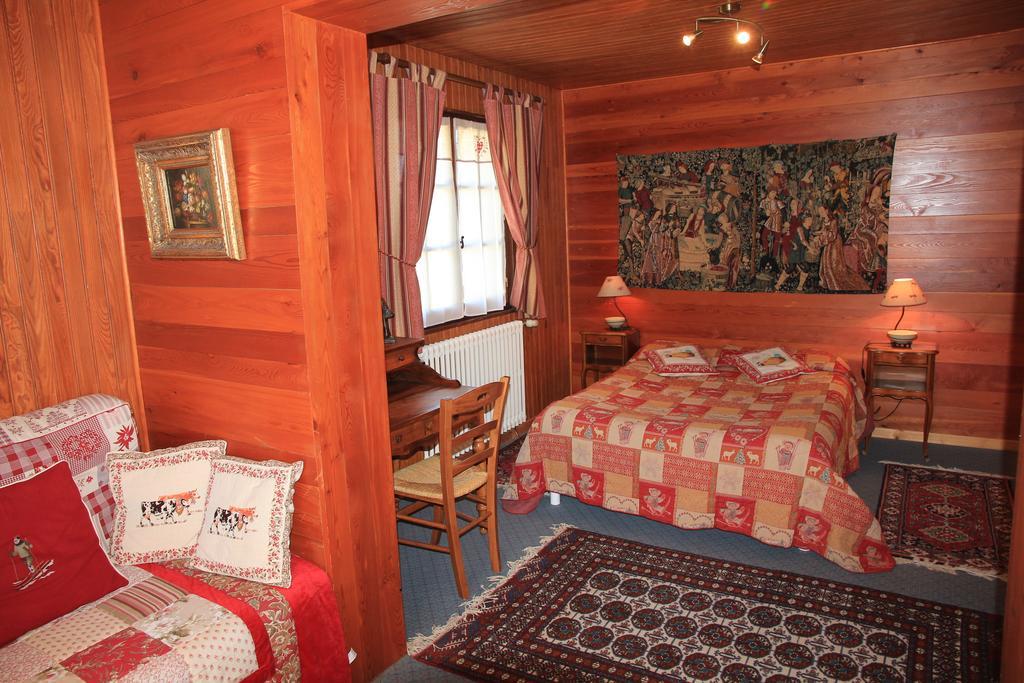Guest House Chalet Saint Roch Albiez-Montrond Chambre photo